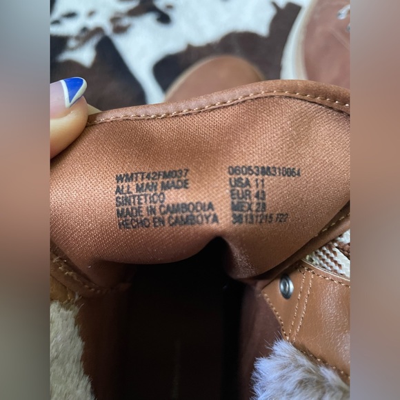 Boots - Picture 5 of 5